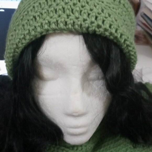 BEENIE & NECK SCARF SET - Picture 1 of 4